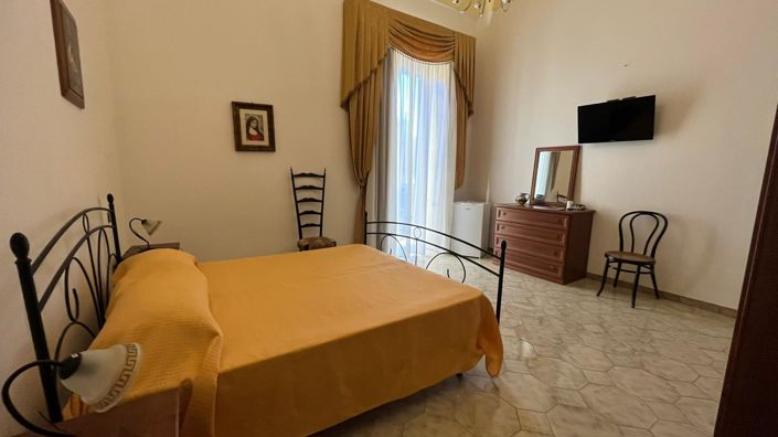 Image No.30-3 Bed House for sale