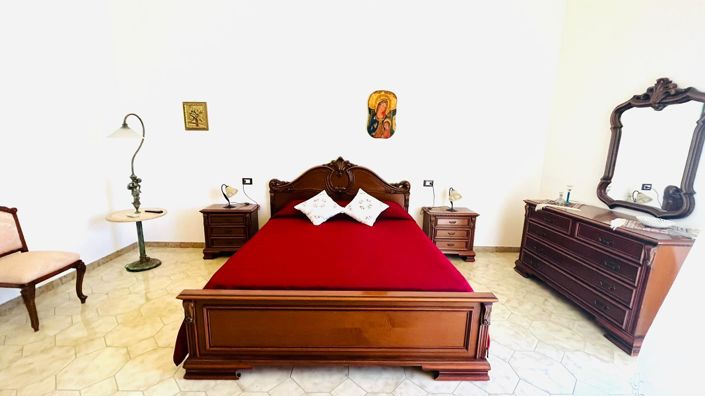 Image No.5-3 Bed House for sale