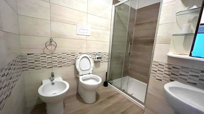 Image No.7-3 Bed House for sale