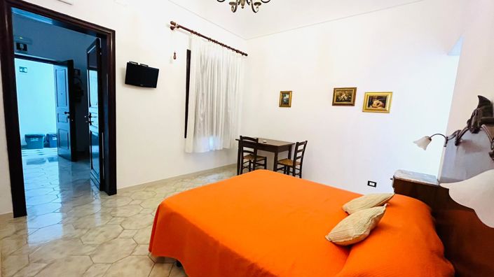 Image No.8-3 Bed House for sale