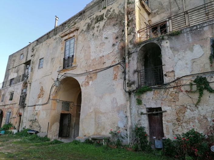 Image No.3-46 Bed Property for sale