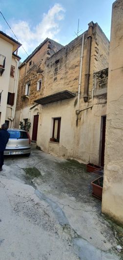 Image No.3-2 Bed House for sale