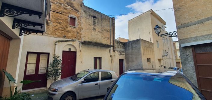 Image No.4-2 Bed House for sale