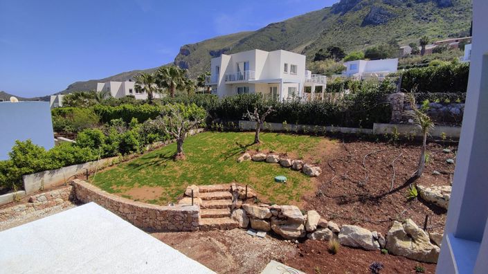 Image No.10-4 Bed Villa for sale