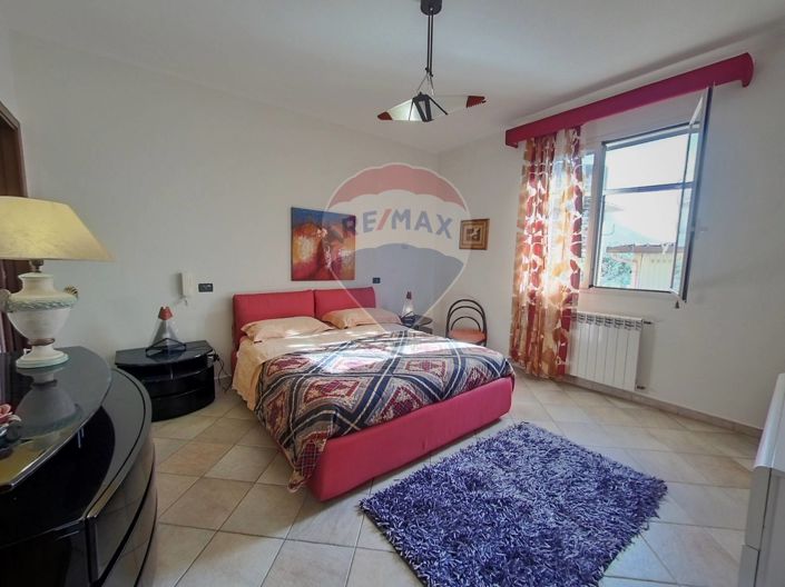 Image No.37-4 Bed Villa for sale