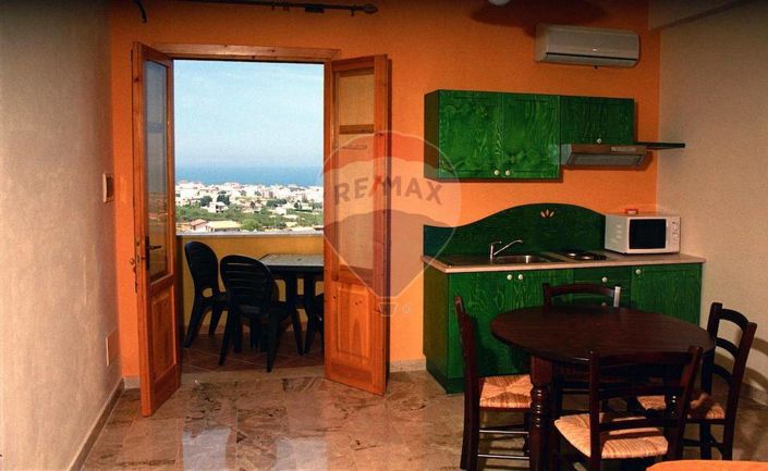 Image No.4-16 Bed Apartment for sale