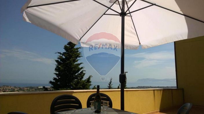 Image No.6-16 Bed Apartment for sale