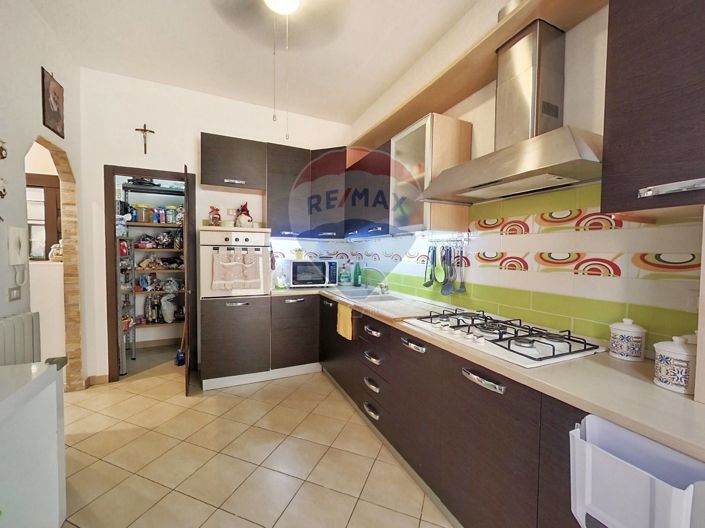 Image No.25-2 Bed Apartment for sale