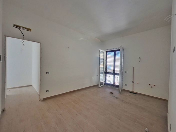 Image No.2-25 Bed Apartment for sale