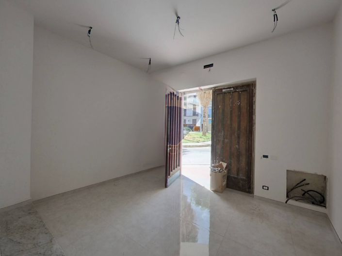 Image No.21-25 Bed Apartment for sale