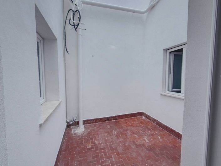 Image No.30-25 Bed Apartment for sale