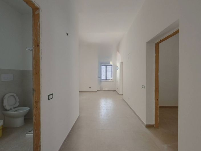 Image No.32-25 Bed Apartment for sale