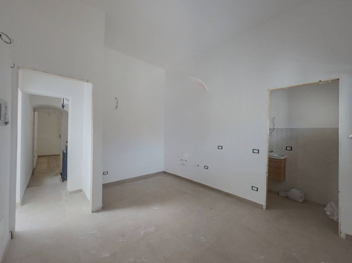 Image No.33-25 Bed Apartment for sale