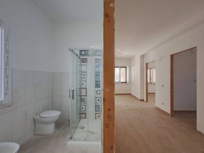 Image No.42-25 Bed Apartment for sale