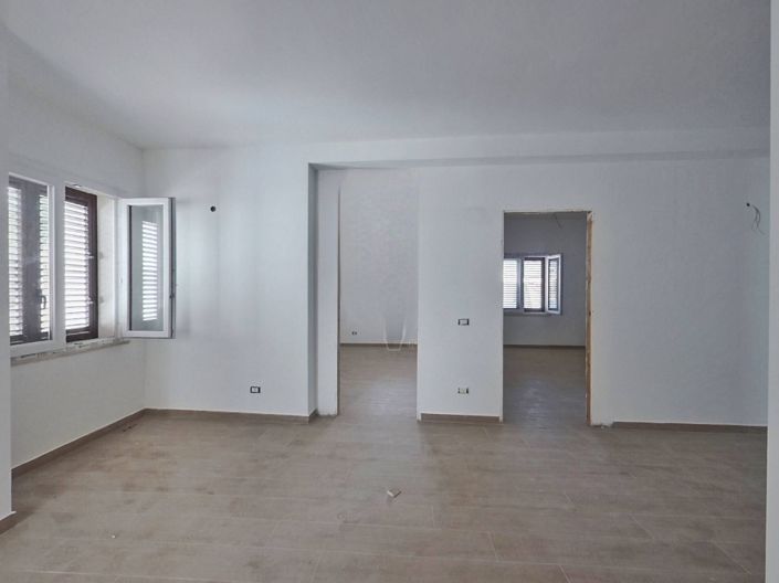 Image No.43-25 Bed Apartment for sale