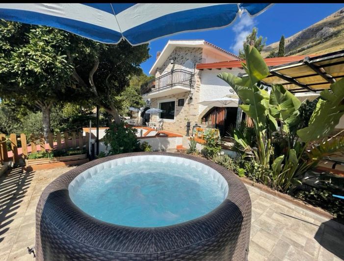 Image No.10-5 Bed Villa for sale