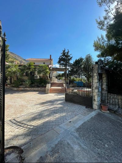 Image No.23-5 Bed Villa for sale