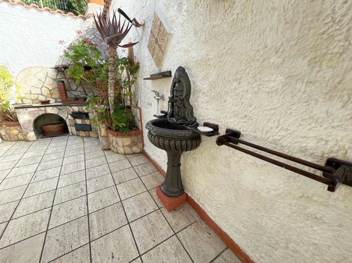 Image No.28-5 Bed Villa for sale