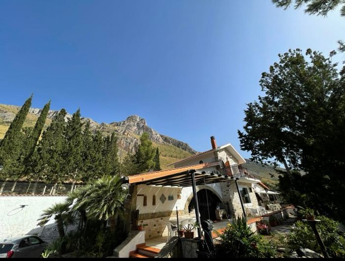 Image No.34-5 Bed Villa for sale