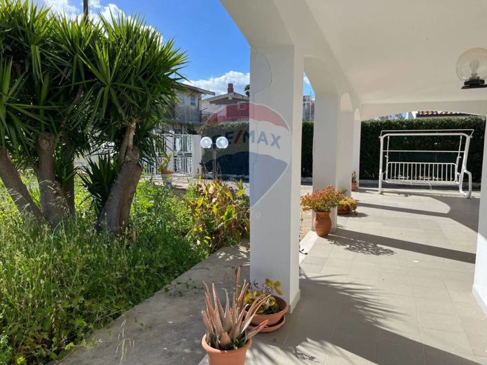 Image No.37-4 Bed Villa for sale