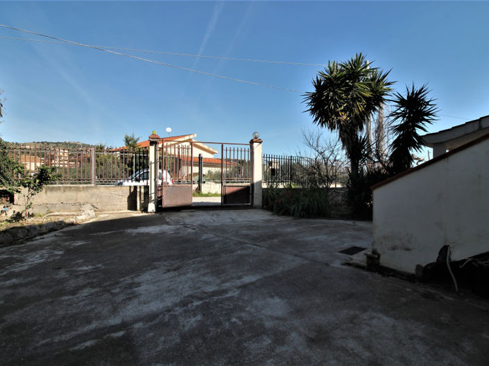 Image No.2-4 Bed Villa for sale