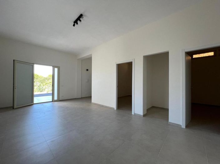 Image No.10-3 Bed Villa for sale