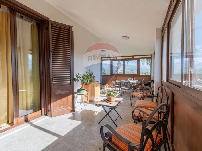 Image No.18-4 Bed Villa for sale