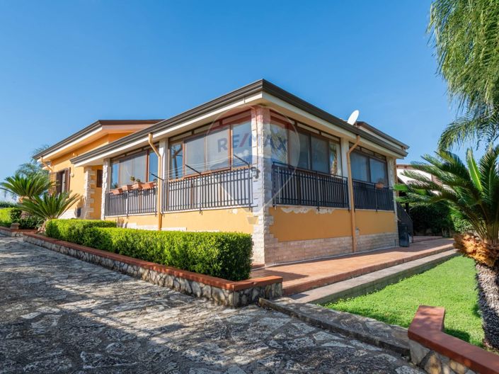 Image No.3-4 Bed Villa for sale