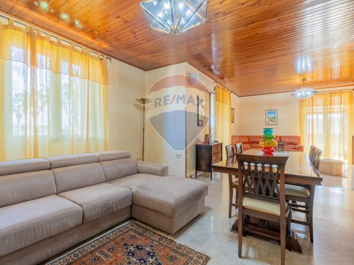 Image No.9-4 Bed Villa for sale