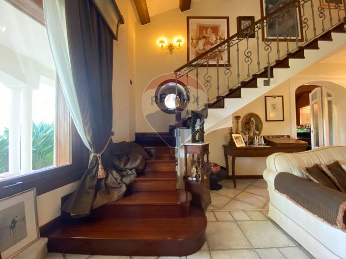 Image No.11-4 Bed Villa for sale