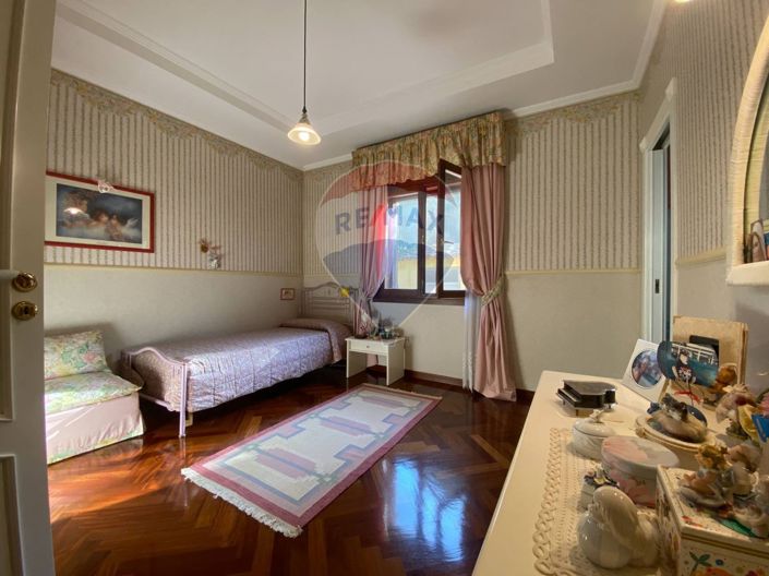 Image No.22-4 Bed Villa for sale