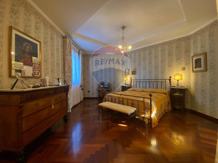 Image No.25-4 Bed Villa for sale