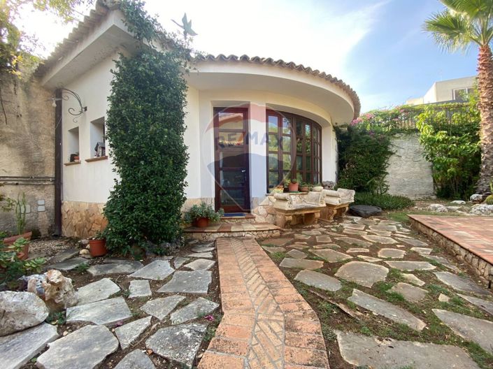 Image No.44-4 Bed Villa for sale