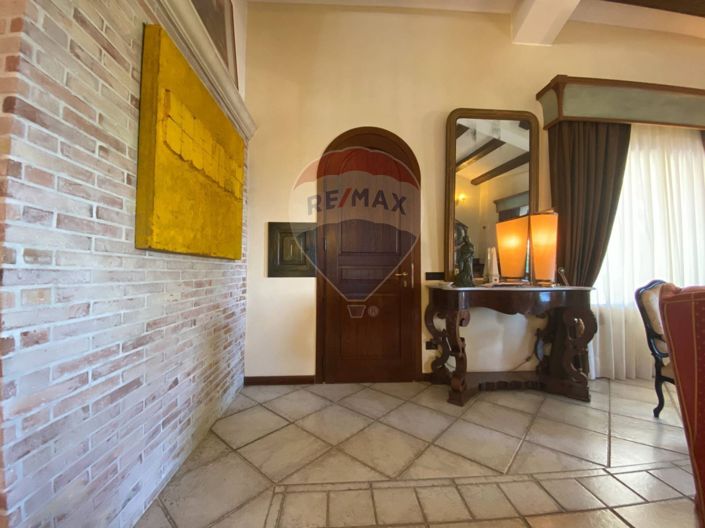 Image No.5-4 Bed Villa for sale