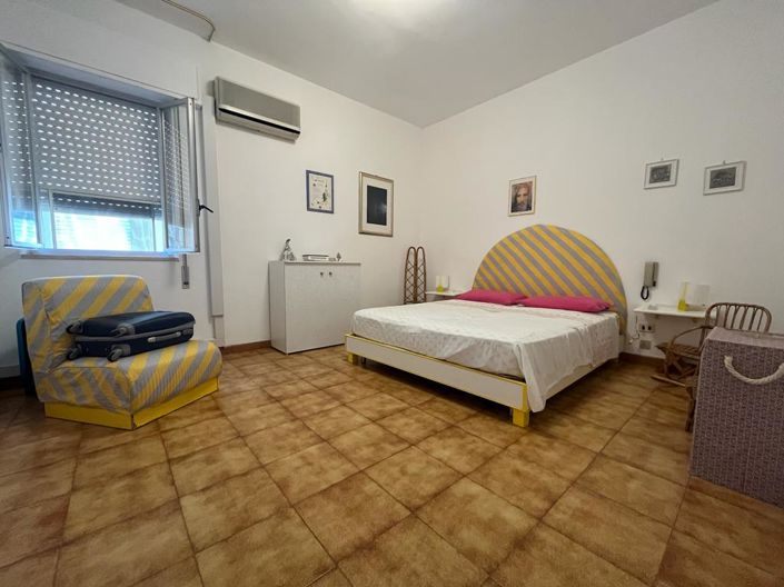 Image No.10-3 Bed Apartment for sale