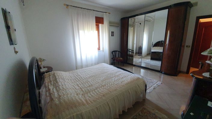 Image No.20-2 Bed Apartment for sale