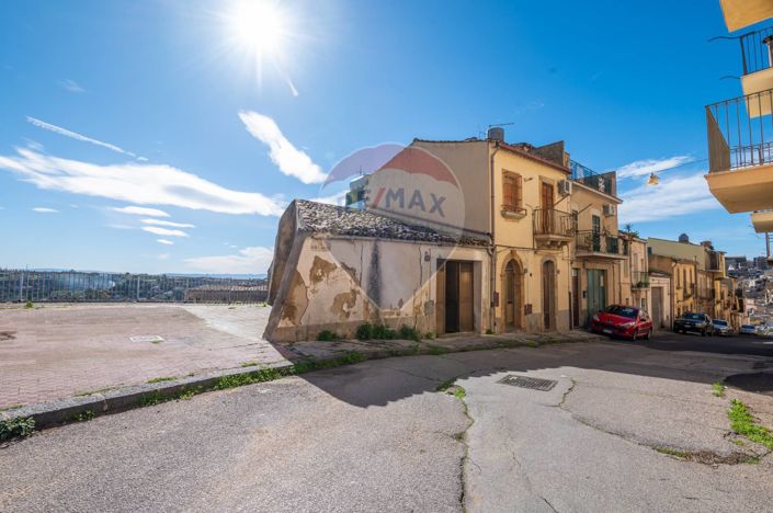 Image No.4-Maison de 2 chambres à vendre à Caltagirone