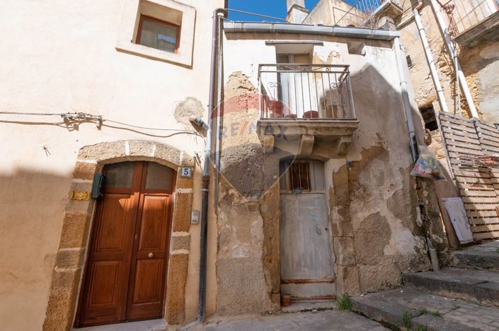 Image No.25-Maison de 3 chambres à vendre à Caltagirone