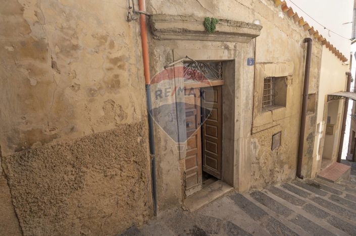 Image No.2-Maison de 2 chambres à vendre à Caltagirone