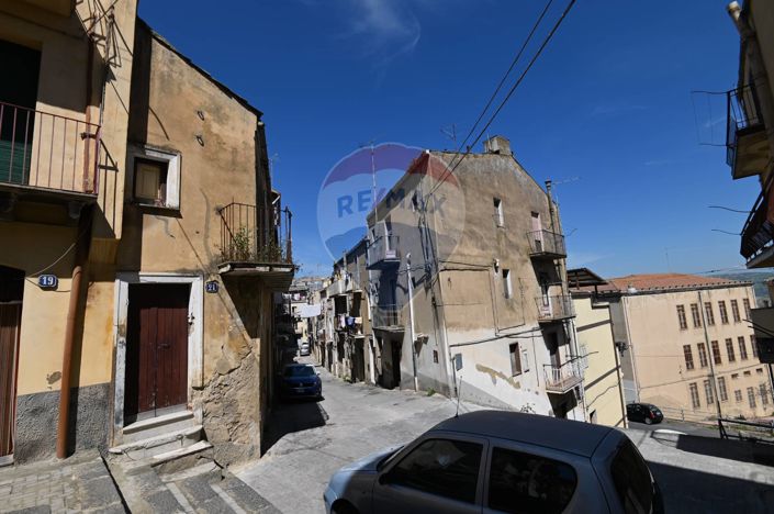 Image No.12-Maison de 1 chambre à vendre à Caltagirone
