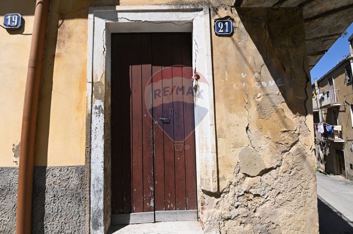 Image No.3-Maison de 1 chambre à vendre à Caltagirone