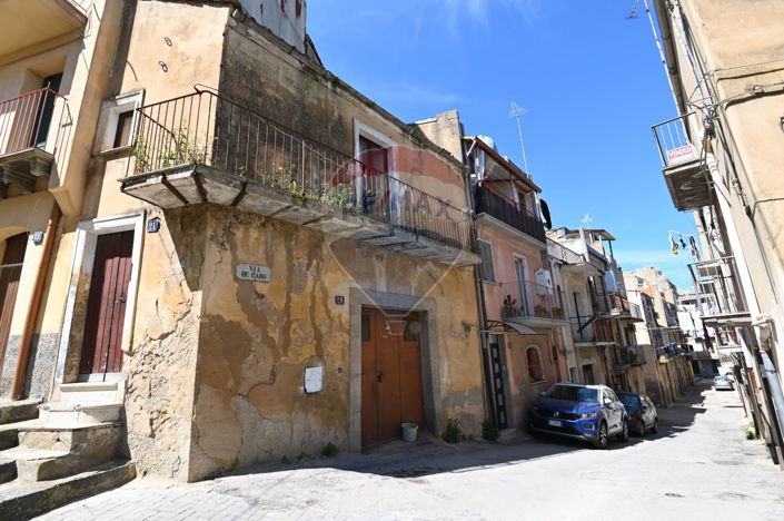 Image No.8-Maison de 1 chambre à vendre à Caltagirone