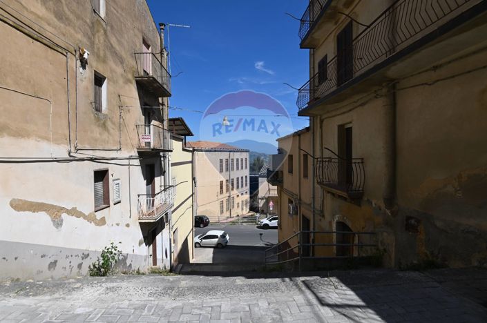 Image No.9-Maison de 1 chambre à vendre à Caltagirone