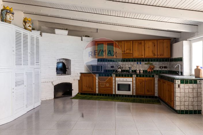 Image No.20-5 Bed Villa for sale