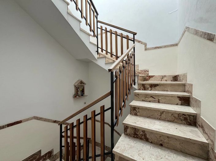 Image No.11-2 Bed House for sale