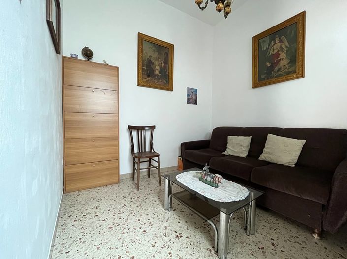 Image No.20-2 Bed House for sale