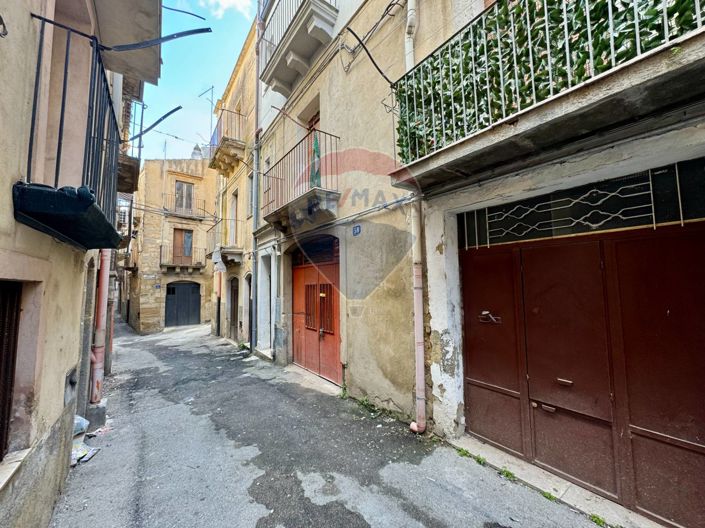 Image No.21-2 Bed Apartment for sale