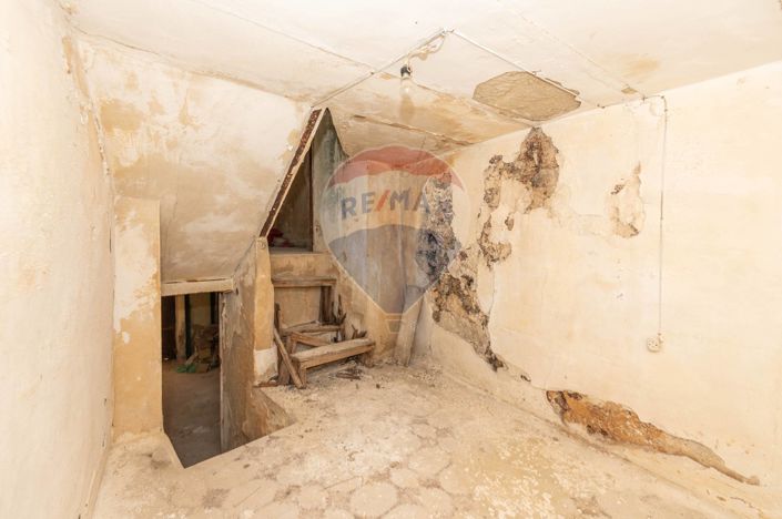 Image No.9-Maison de 2 chambres à vendre à Caltagirone