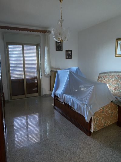 Image No.13-6 Bed House for sale