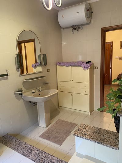 Image No.14-6 Bed House for sale